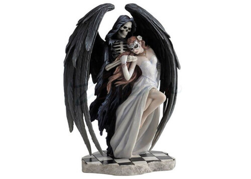 gothic-valentine-gifts-for-her.jpg