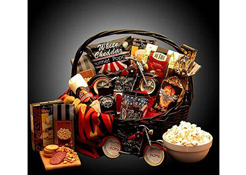 motorcycle-themed-gift-basket.jpg